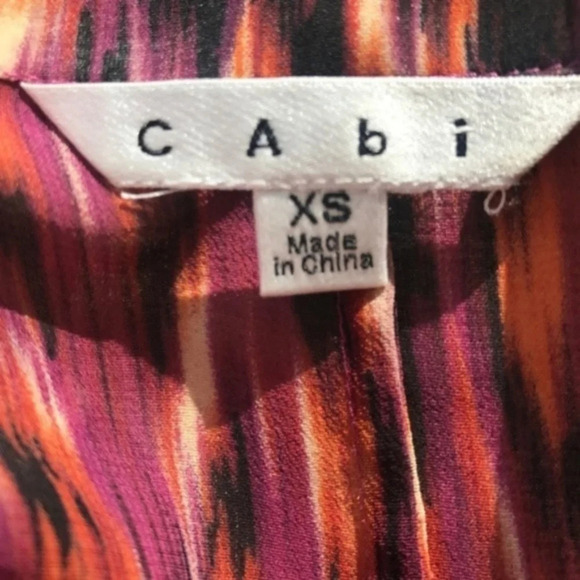 CAbi V Neck Printed Blouse Tunic Top XS Red Orange - Picture 4 of 4
